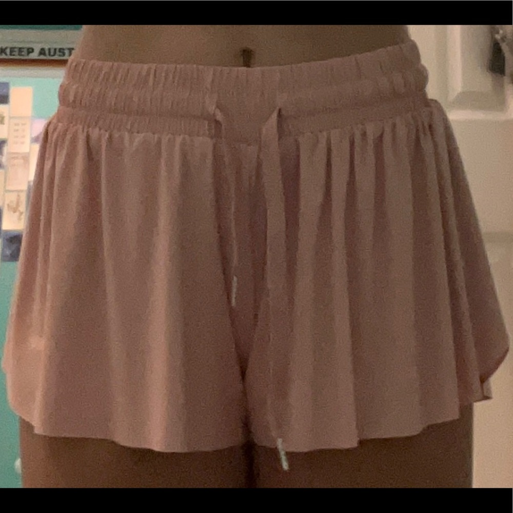 Flowy Shorts in Light Pink Size Medium
